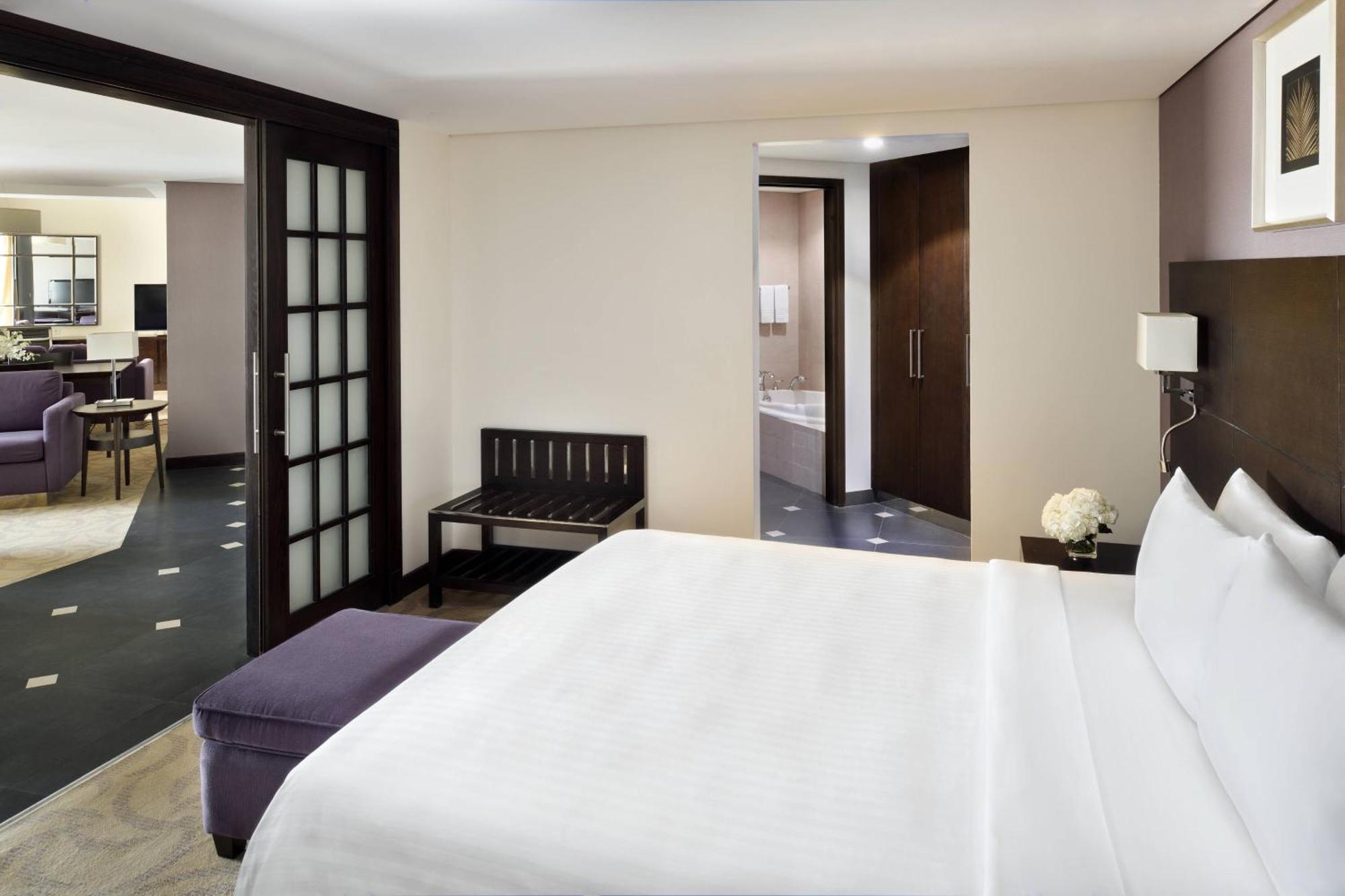 Courtyard By Marriott Riyadh Diplomatic Quarter Esterno foto