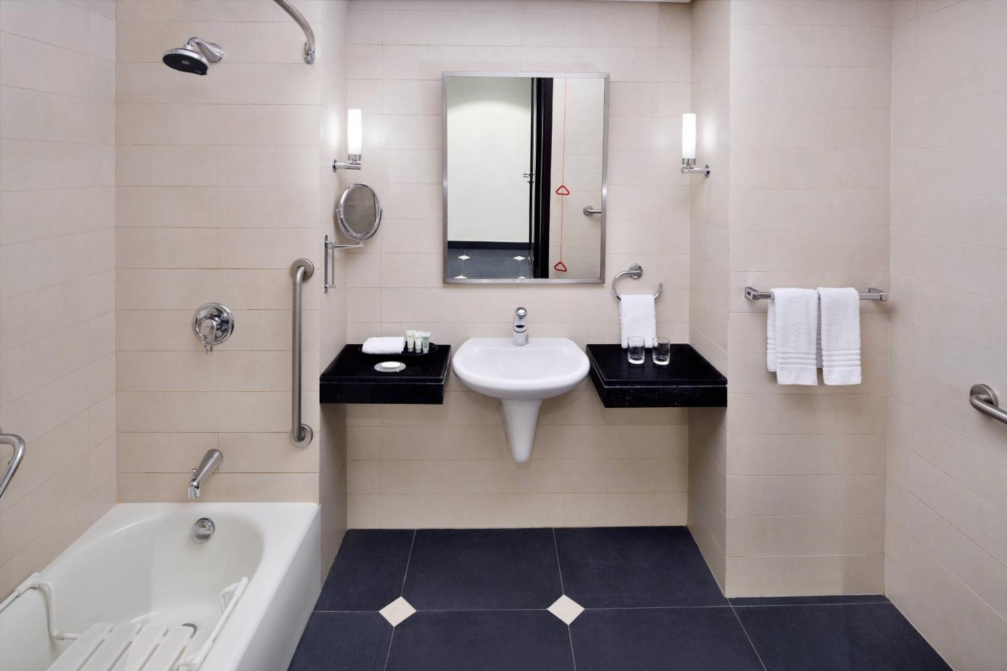 Courtyard By Marriott Riyadh Diplomatic Quarter Esterno foto