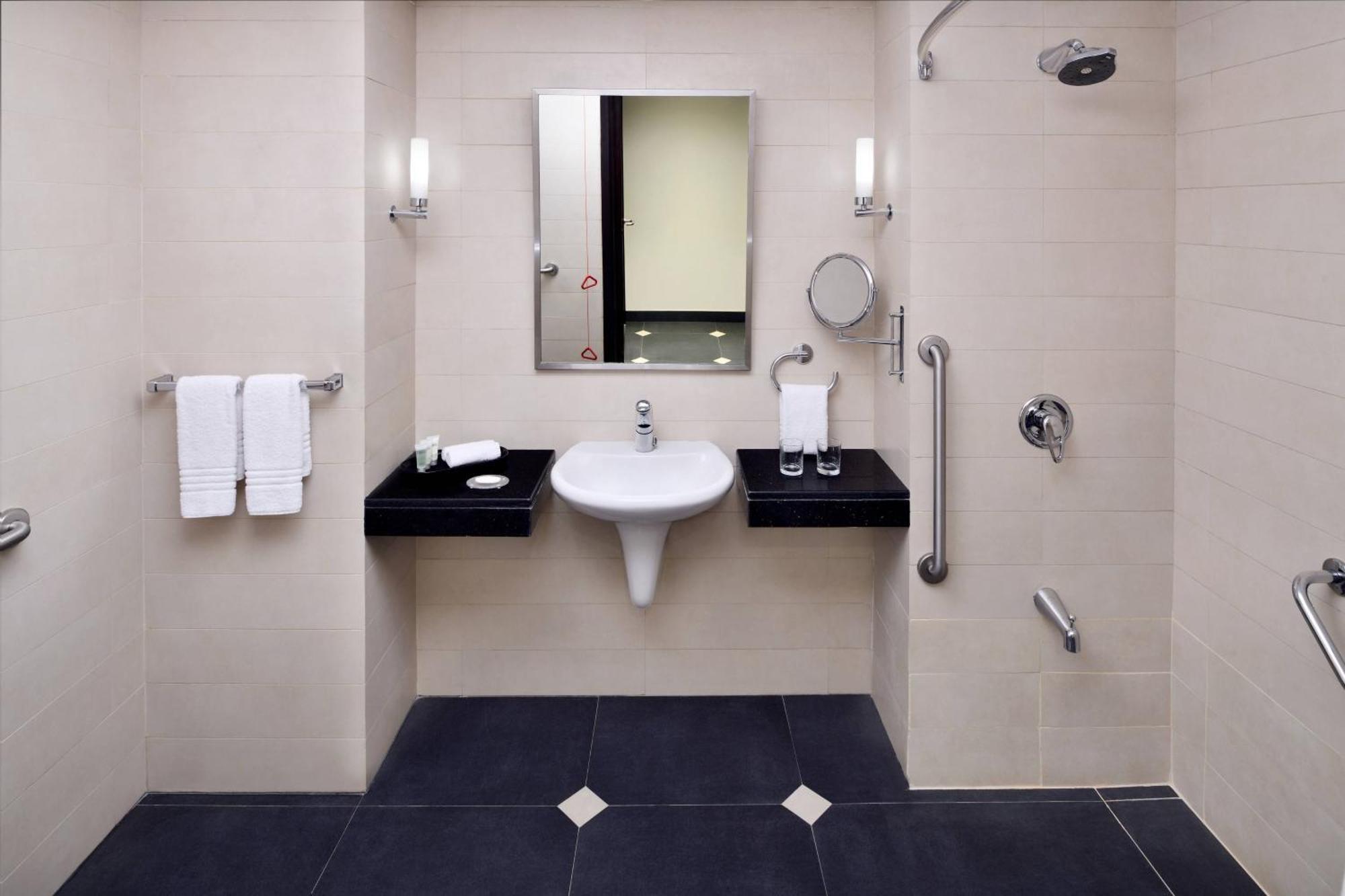 Courtyard By Marriott Riyadh Diplomatic Quarter Esterno foto