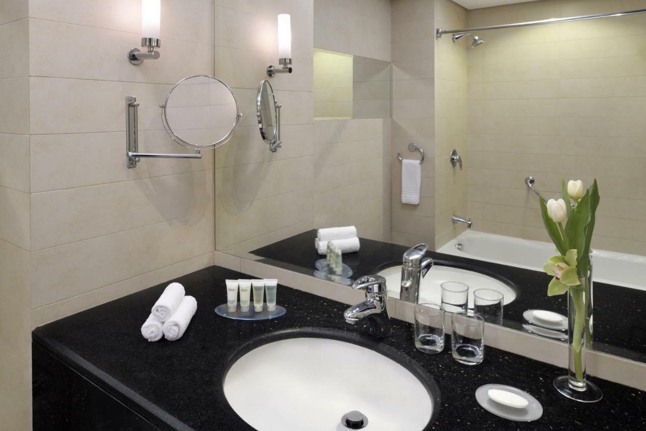 Courtyard By Marriott Riyadh Diplomatic Quarter Esterno foto